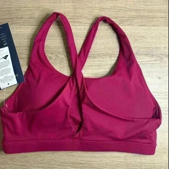 Sol & Mane crossed back sports bra Plum Size Large NWT
Removable pads - Picture 6 of 6